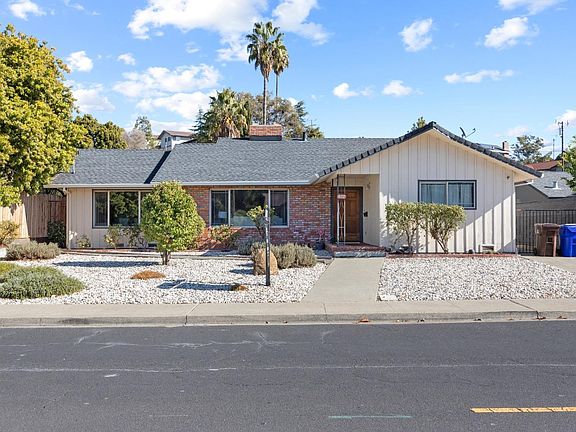 2nd image of 807 Vaqueros Avenue