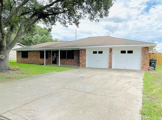 2107 James Ave, El Campo, TX 77437