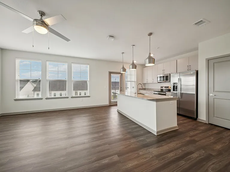 Brio Parc Apartments & Townhomes — Photo 44