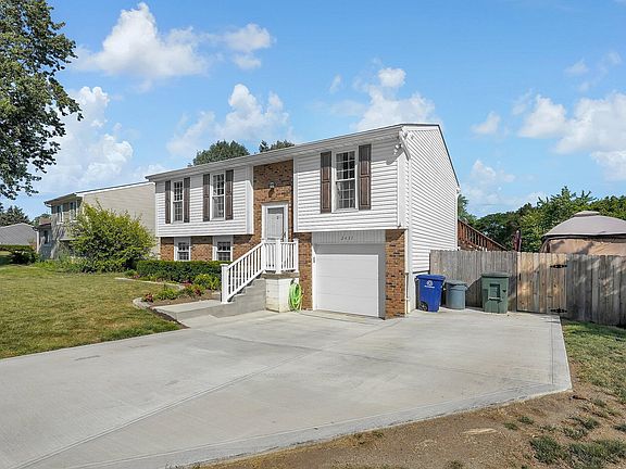 3rd image of 2437 McZand Blvd