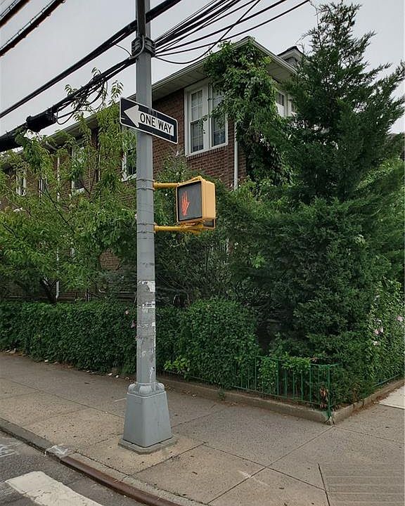 2nd image of 1201 E 10th St