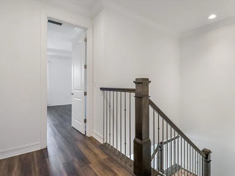 10098 Akenside Dr — Photo 25
