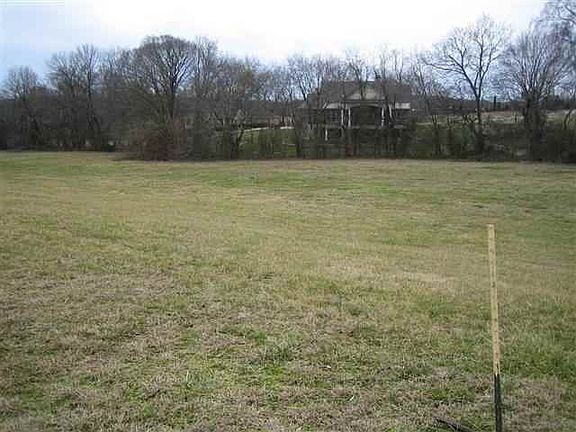 5th image of 4008 Paradise Dr