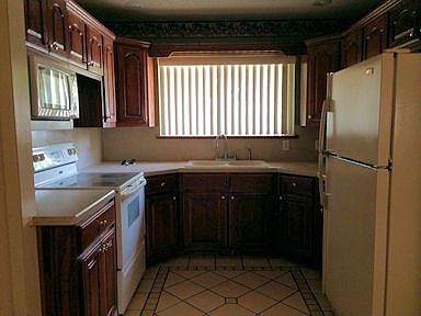 3rd image of 1113 Crescent Dr