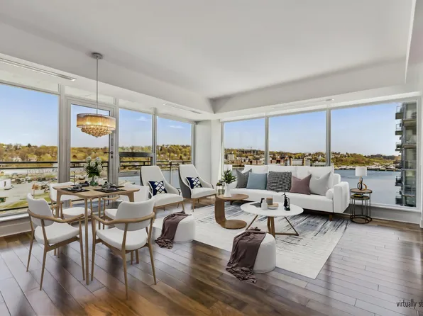 31 Kings Wharf Pl #502, Halifax, NS B2Y 0C1