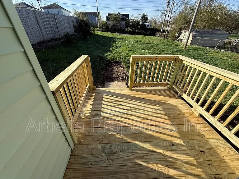 829 Hamilton St — Photo 23