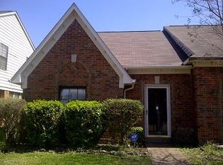 1692 Oaken Bucket Dr, Cordova, TN 38016