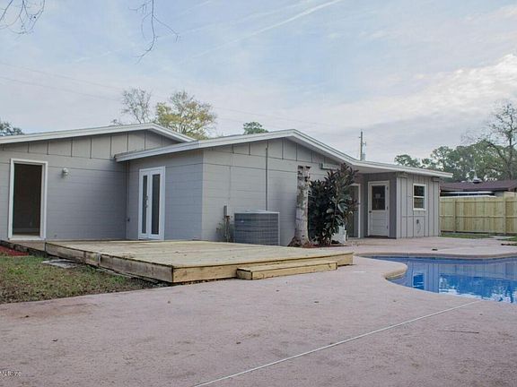 Back of house...27