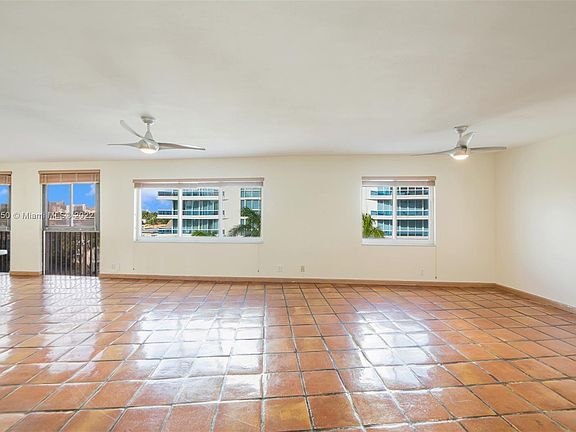 4th image of 720 Bayshore Dr APT 503