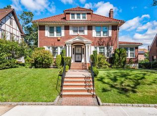 3347 158th St, Flushing, NY 11358
