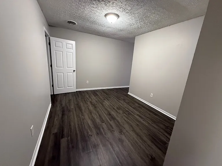413 Fairview Ave — Photo 6