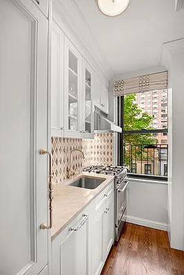 Sold by Compass | media 8