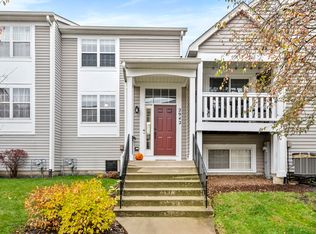 2942 Shelly Ln, Aurora, IL 60504