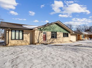 606 E 2nd St, Lockport, IL 60441