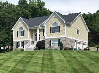 1513 Old Powell Rd, Lewisburg, WV 24901