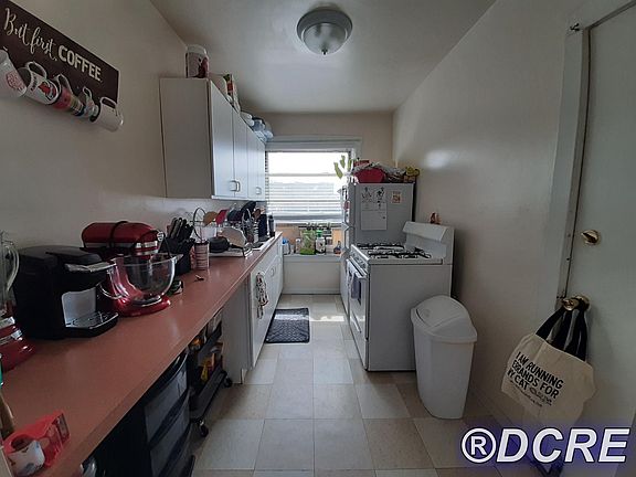 3rd image of 1543 W Fargo Ave APT 2I