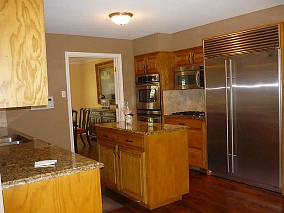 5th image of 7107 Stefani Dr