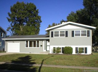 52 Bel Aire Dr, Springfield, IL 62703