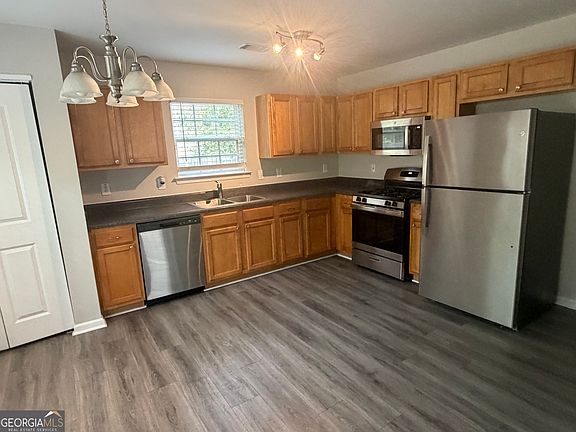 3rd image of 1942 Oakbluff Dr