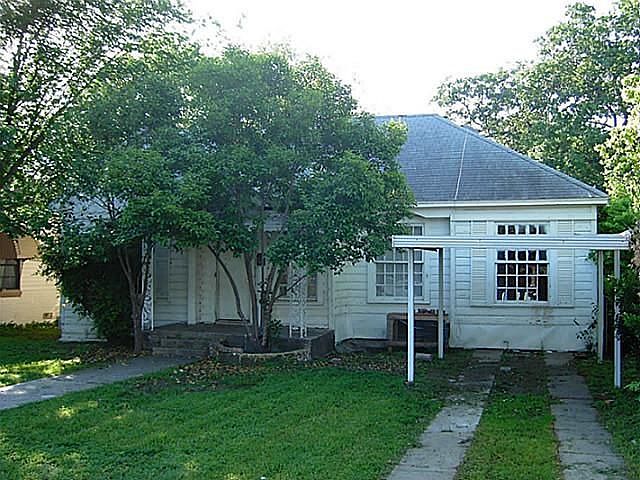 2nd image of 2318 W Lovers Ln