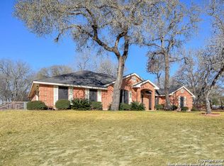 157 Rosewood Dr, La Vernia, TX 78121