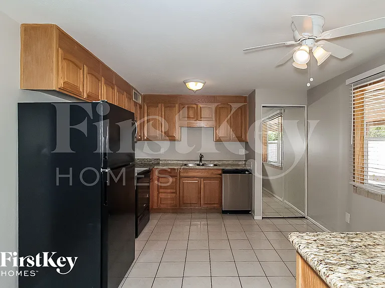13633 N 20th Ln — Photo 6