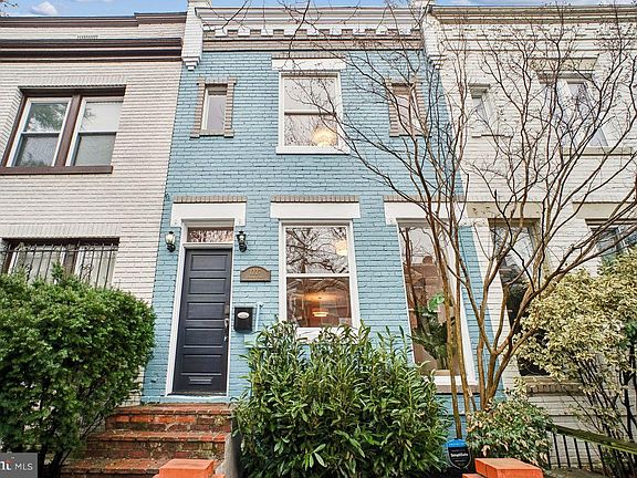 2nd image of 1227 Duncan Pl NE