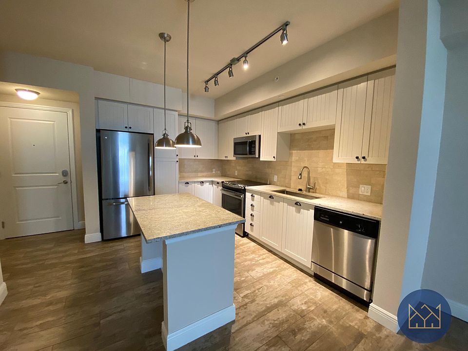 1st image of 1771 SE 17th St #710