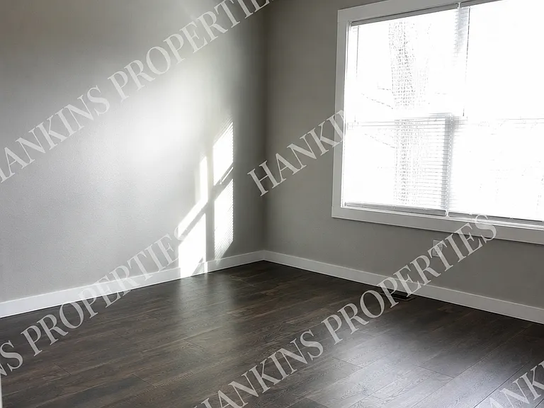 32 Hickory Hill Ln — Photo 8