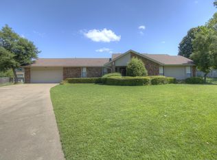 4516 SE Barlow Dr, Bartlesville, OK 74006