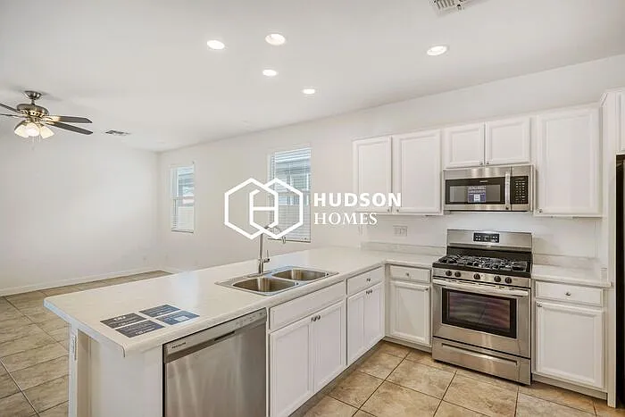 6326 W Raymond St — Photo 7