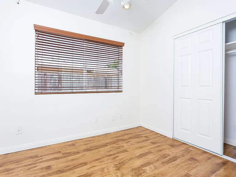 5009 Mansfield St — Photo 17