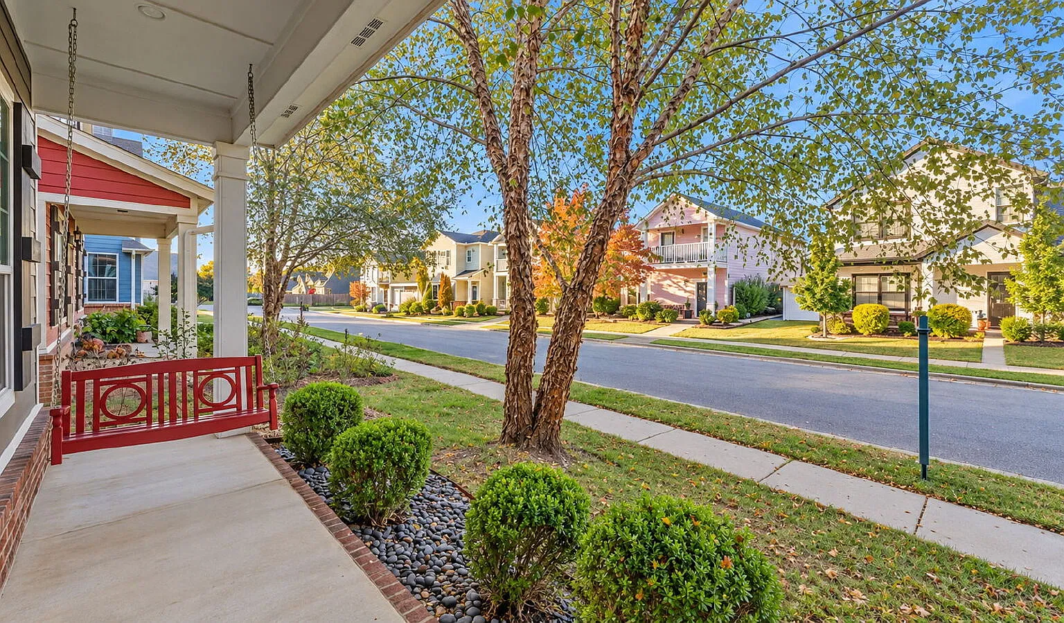 3 bed, 2.5 bath, 1720 sqft, $2,095 — Photo 3