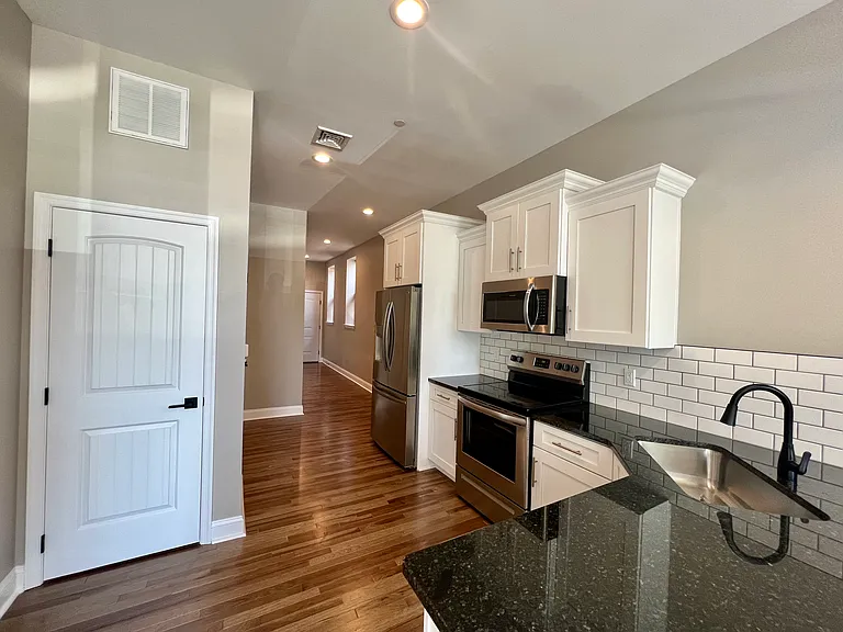 33 E Northampton St #104 — Photo 1