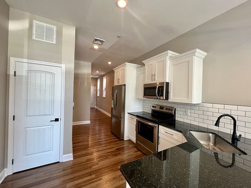 1st image of 33 E Northampton St #104