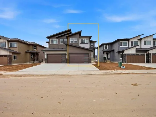 30 E Waterford Mews, Chestermere, AB T1X 3B4