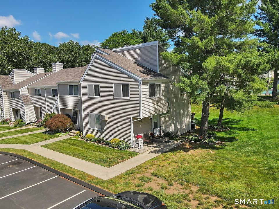 1st image of 11 Watch Hill Circle #11