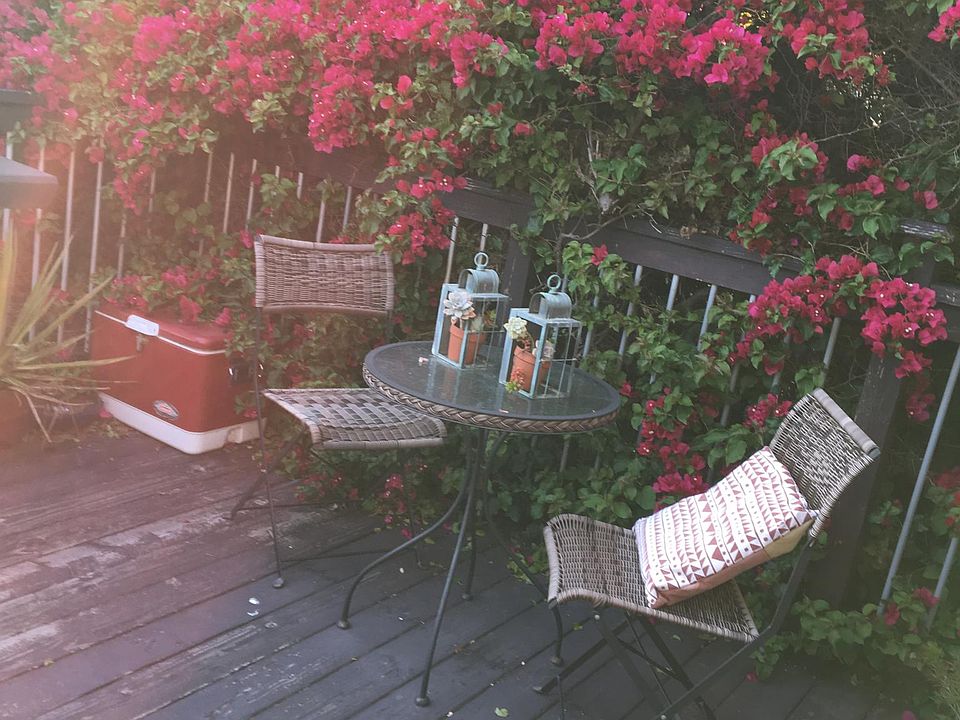 Lounge on the upstairs front balcony
