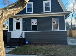 35 Itendale St, Springfield, MA 01108