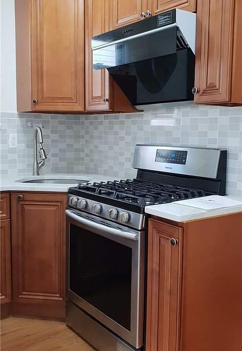 2nd image of 2559 124th St Floor 2