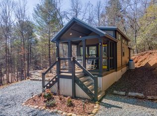 107 Pawprint Ln, Franklin, NC 28734