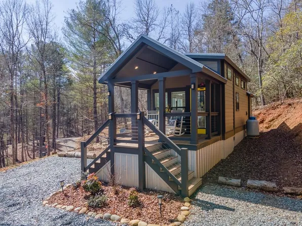 107 Pawprint Ln, Franklin, NC 28734