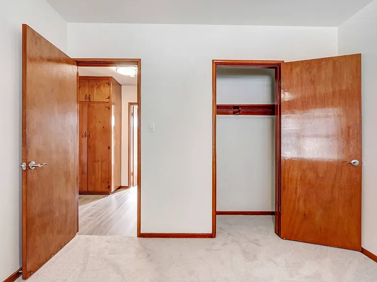 12224-34 Chandler Blvd — Photo 44