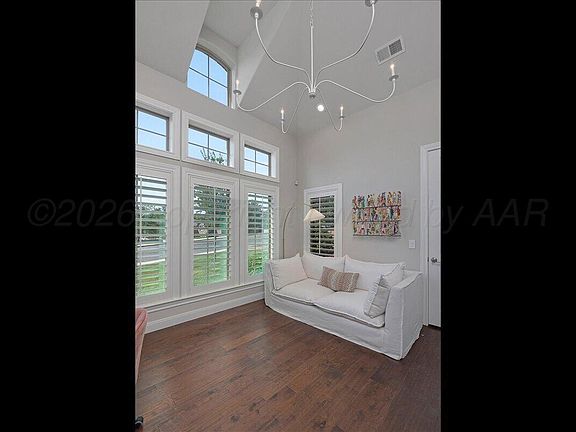 4th image of 6406 Basswood Ln