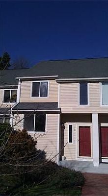 1st image of 12 Gaslight Ln