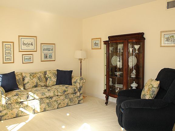 2nd image of 704 Branchwood Dr