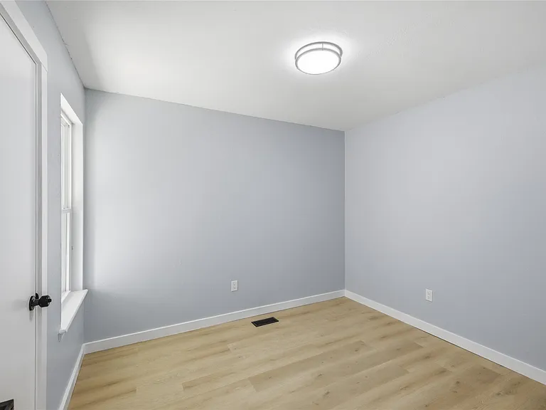1906 N Eucalyptus Ct — Photo 16