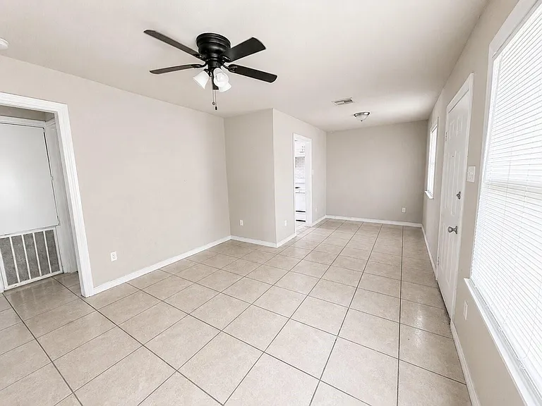 603 Wisteria St — Photo 5