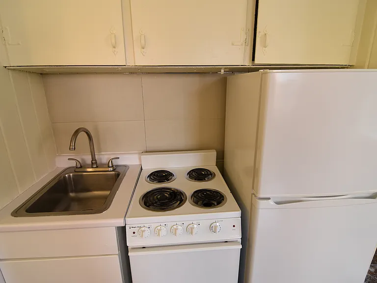27 Anderson St #36 — Photo 5