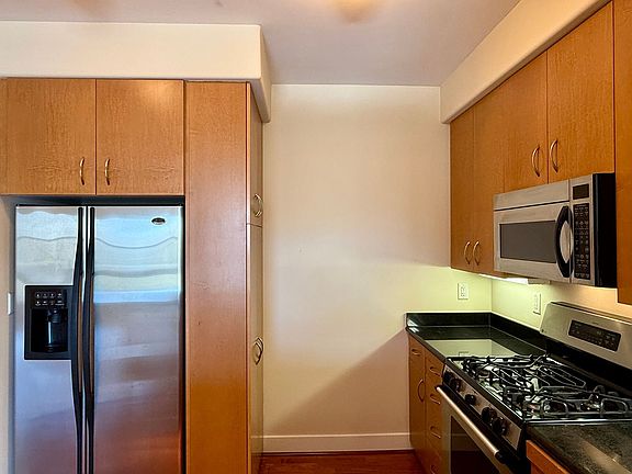 5th image of 851 Van Ness Ave Unit 206
